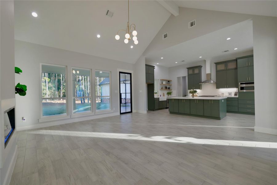 Spacious, unfurnished interior of a new home in , Waller (Image 25).