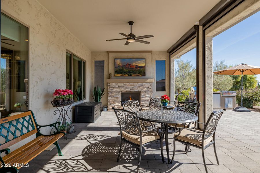 Covered patio w/fireplace
