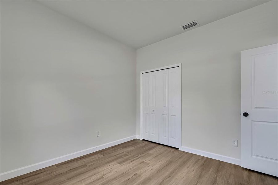 Spacious, unfurnished interior of a new home in , Tampa (Image 32).