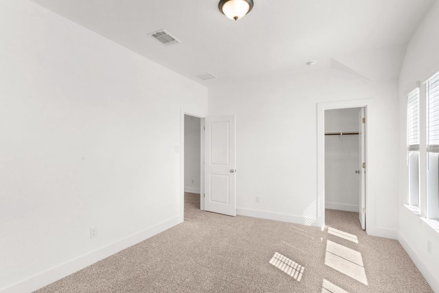 Spacious, unfurnished interior of a new home in The Grove at Blackhawk, Pflugerville (Image 20). Spacious, unfurnished interior of a new home in The Grove at Blackhawk, Pflugerville (Image 20).