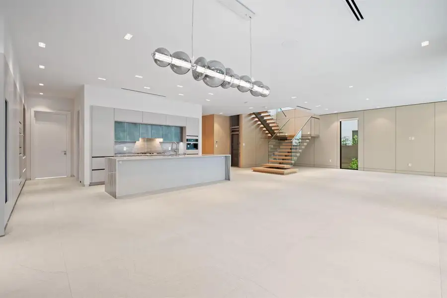 12-web-or-mls-607-ne-17th-ave
