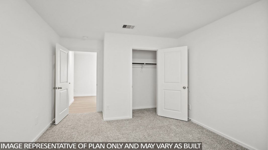 Representative unfurnished interior of a home built from the Baird by D.R. Horton in Whitetail Run, Caldwell (Image 17).