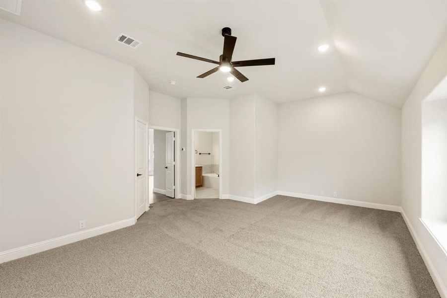 Spacious, unfurnished interior of a new home in Arcadia Trails Classic 60, Balch Springs (Image 18).