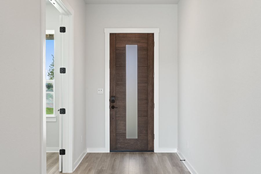 Spacious, unfurnished interior of a new home in Lariat, Liberty Hill (Image 21).