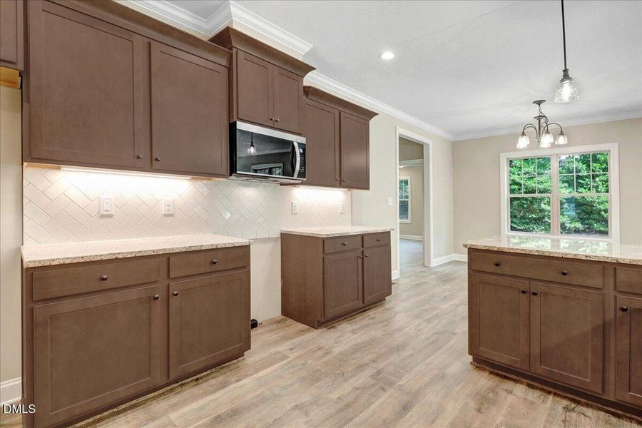 23-27 Wisteria Dr-23 23-27 Wisteria Dr-23