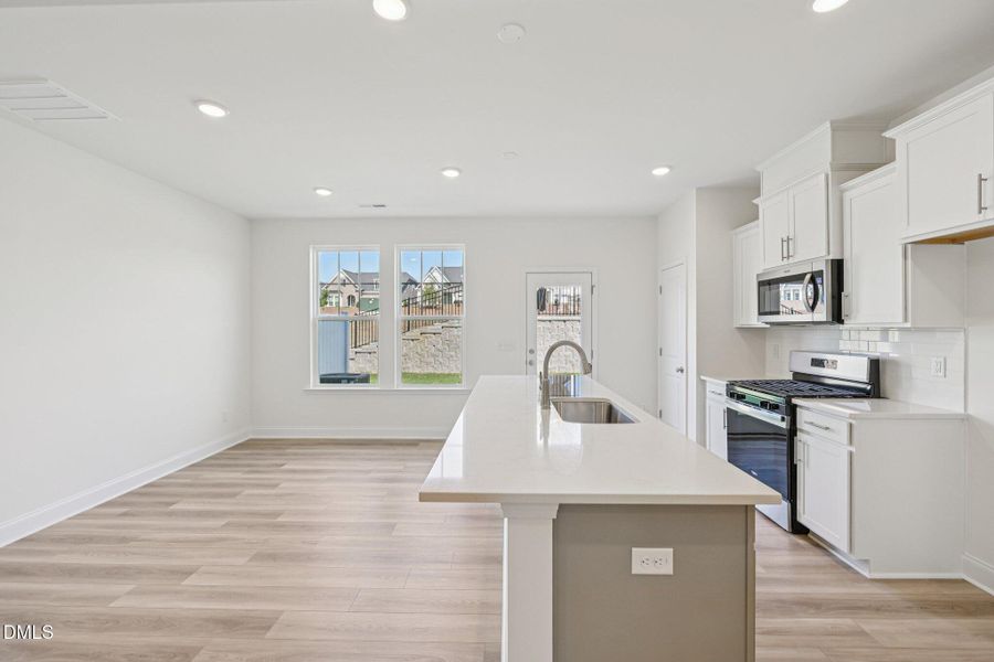 18-web-or-mls-Kensley Grv Ln-2406-018 18-web-or-mls-Kensley Grv Ln-2406-018