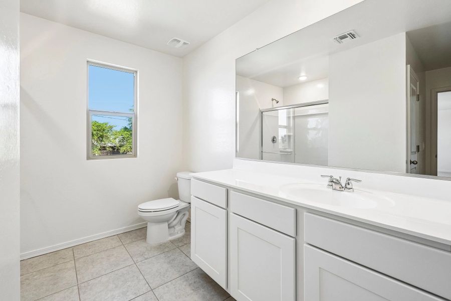 Representative furnished interior of a home built from the Eclipse by Starlight Homes in Laveen Farms, Phoenix (Image 12).