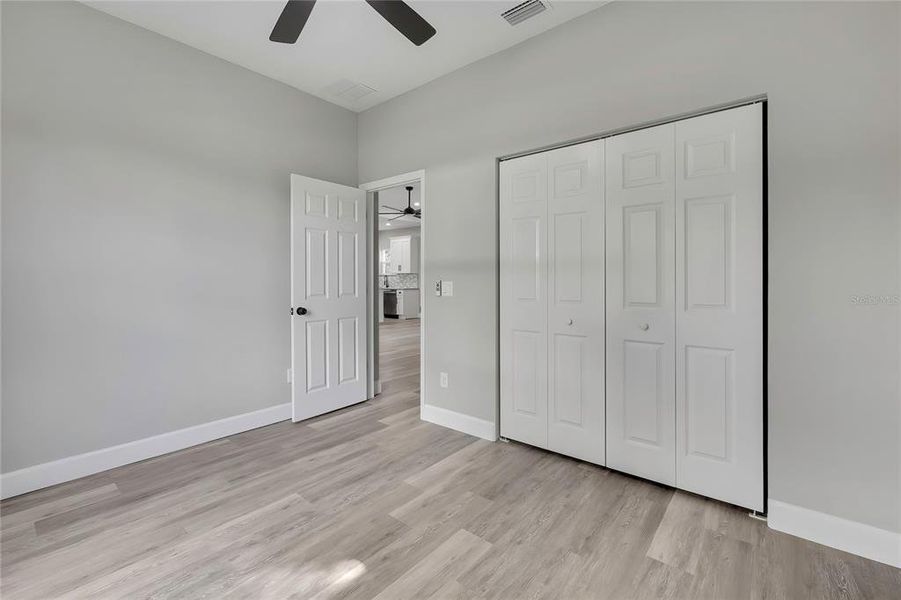 Spacious, unfurnished interior of a new home in , Dade City (Image 31).