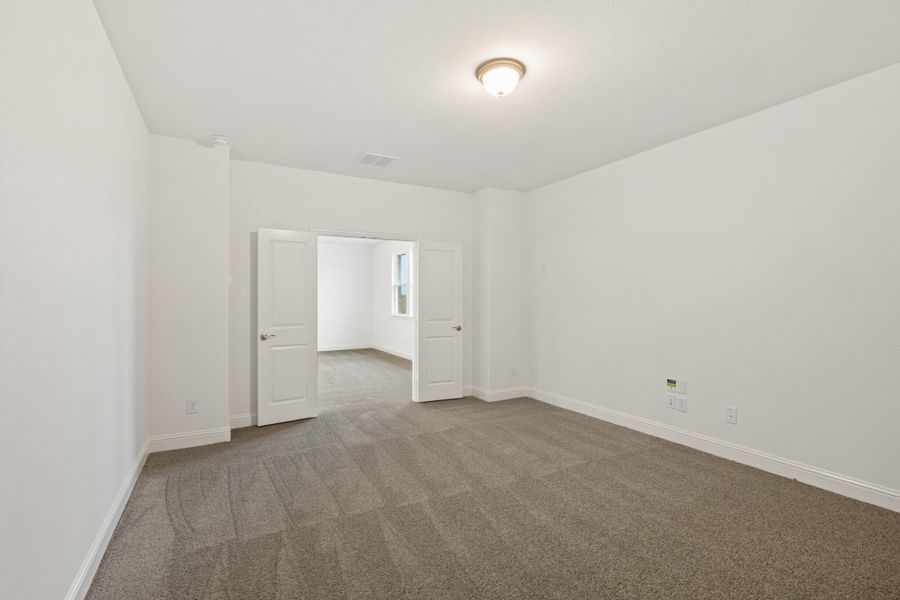 Spacious, unfurnished interior of a new home in Lake Breeze, Lavon (Image 43). Spacious, unfurnished interior of a new home in Lake Breeze, Lavon (Image 43).