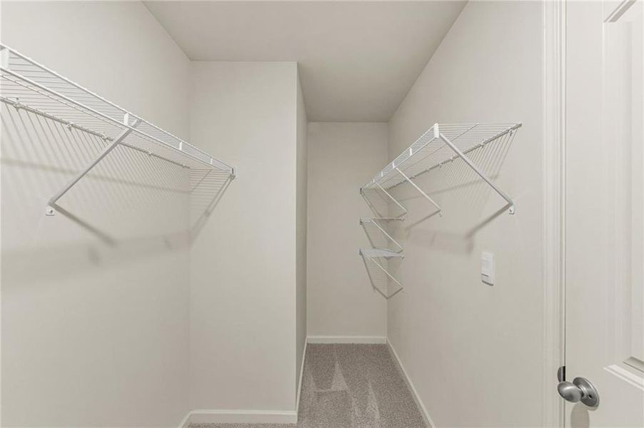 Spacious, unfurnished interior of a new home in , Dallas (Image 34).