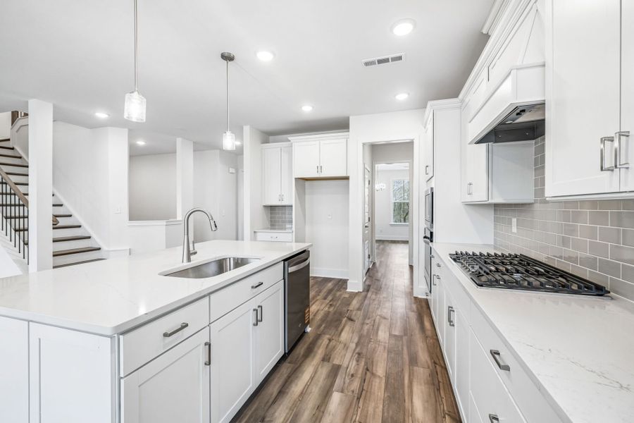 Furnished interior view inside a new home in Devonshire, Mount Juliet (Image 11).
