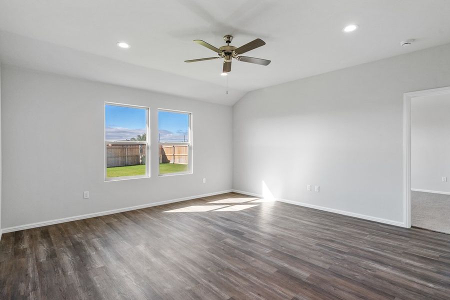 Representative unfurnished interior of a home built from the TEXAS CALI by D.R. Horton in Faculty Row, Abilene (Image 31).