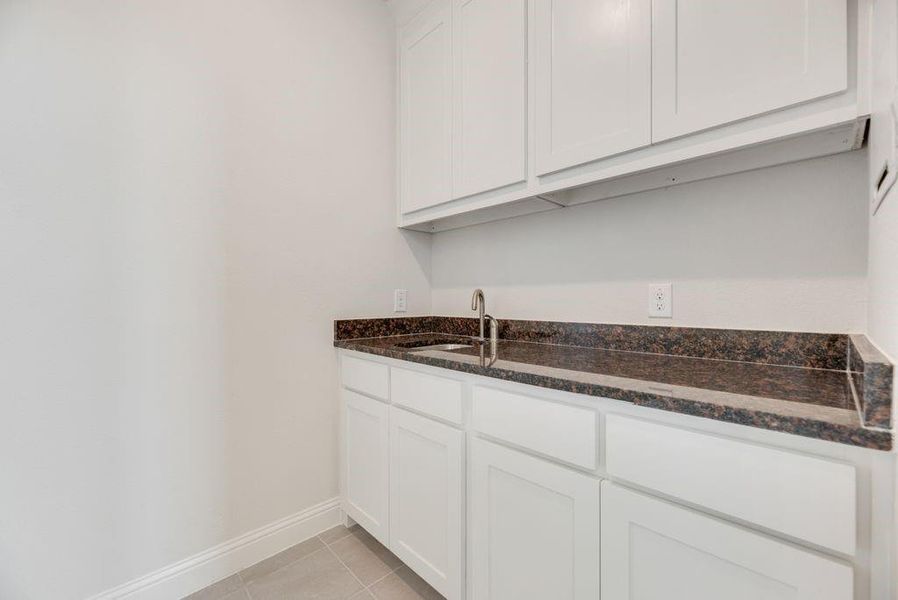 Furnished interior view inside a new home in Heritage Ridge Estates, Plano (Image 8).