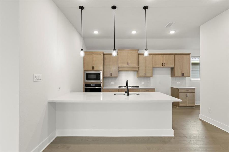 14. 3121 Eddington - Kitchen 14. 3121 Eddington - Kitchen