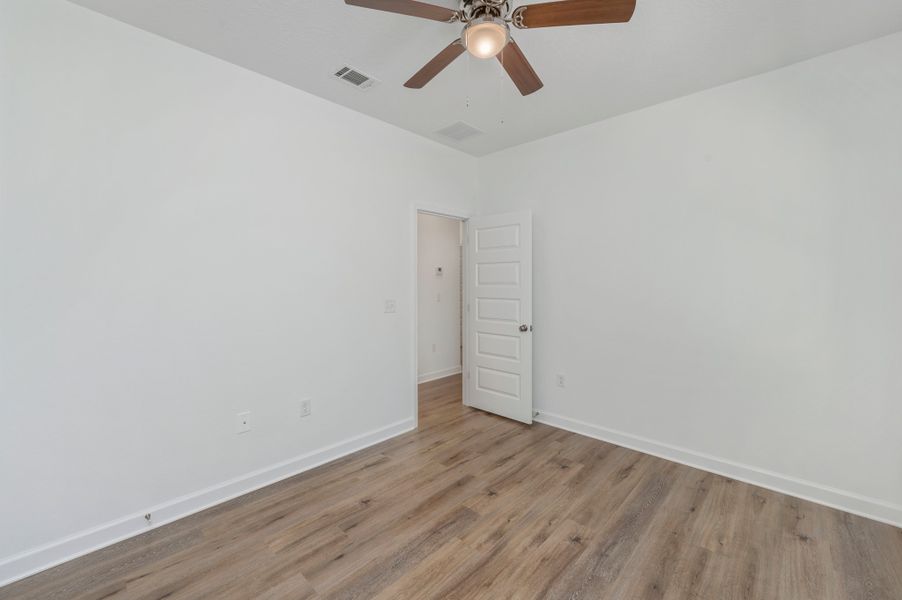 Representative unfurnished interior of a home built from the Franklin by CJL Homes in Blossom Grove, Crestview (Image 22).