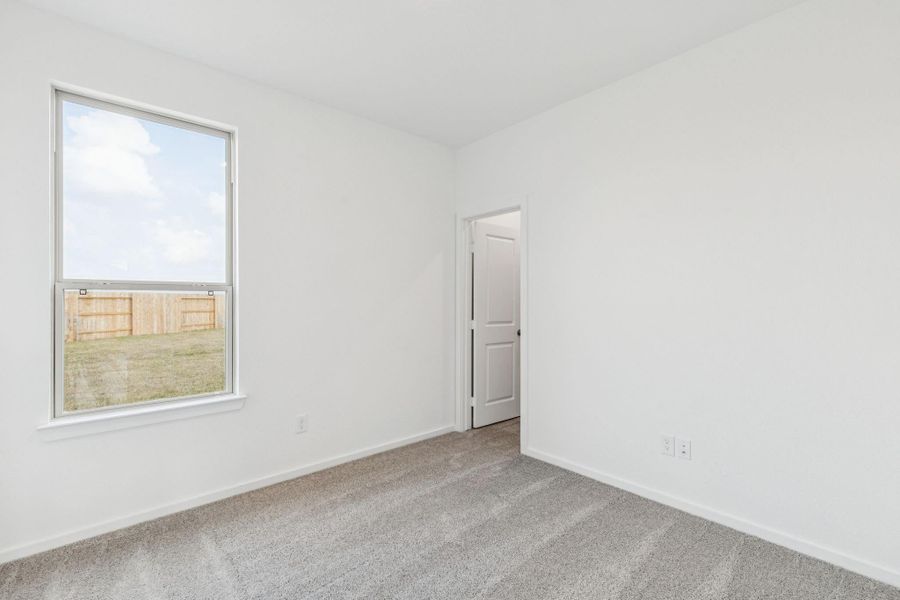 Spacious, unfurnished interior of a new home in River Ranch, Dayton (Image 24).