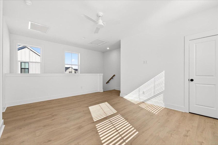 Spacious, unfurnished interior of a new home in , Summerville (Image 26).