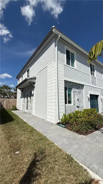 Exterior details and patio area of a home in , Homestead (Image 15).
