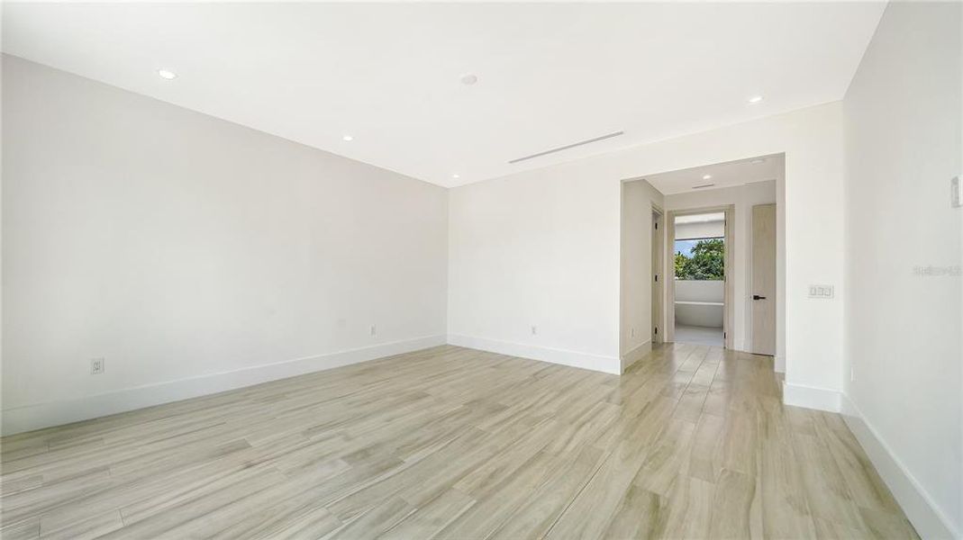 Spacious, unfurnished interior of a new home in , Sarasota (Image 35). Spacious, unfurnished interior of a new home in , Sarasota (Image 35).