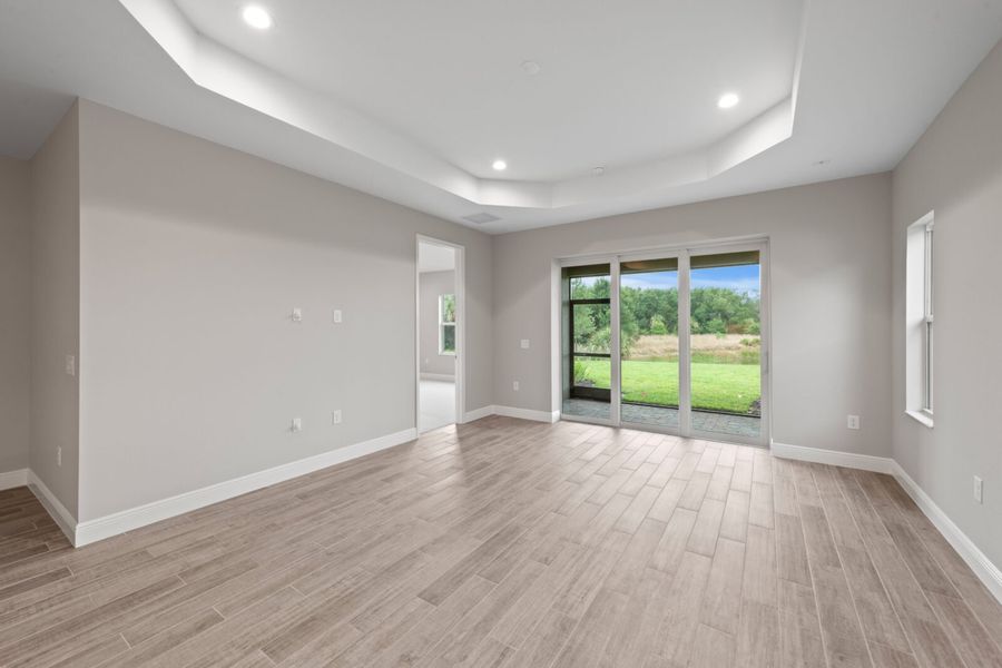 Spacious, unfurnished interior of a new home in Verandah, Fort Myers (Image 17).