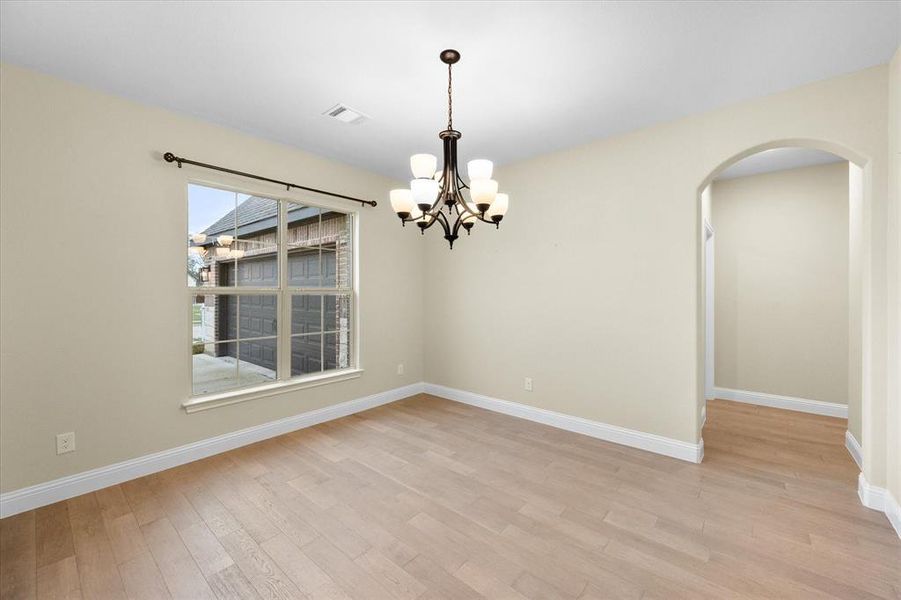 Spacious, unfurnished interior of a new home in Massey Meadows, Midlothian (Image 35).