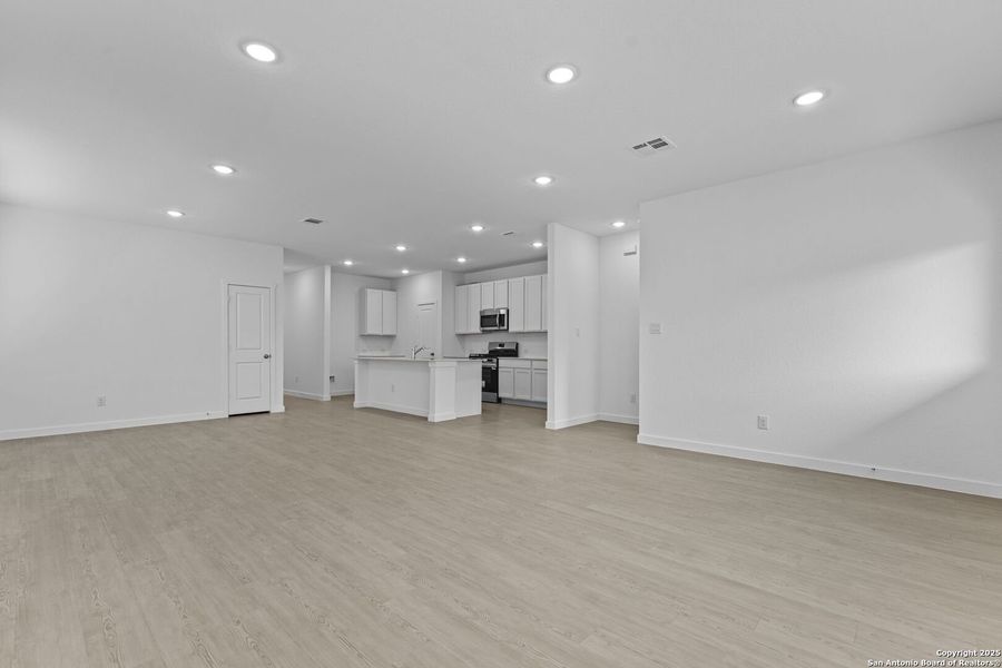 Spacious, unfurnished interior of a new home in Hidden Trails: Coastline Collection, Bulverde (Image 12). Spacious, unfurnished interior of a new home in Hidden Trails: Coastline Collection, Bulverde (Image 12).