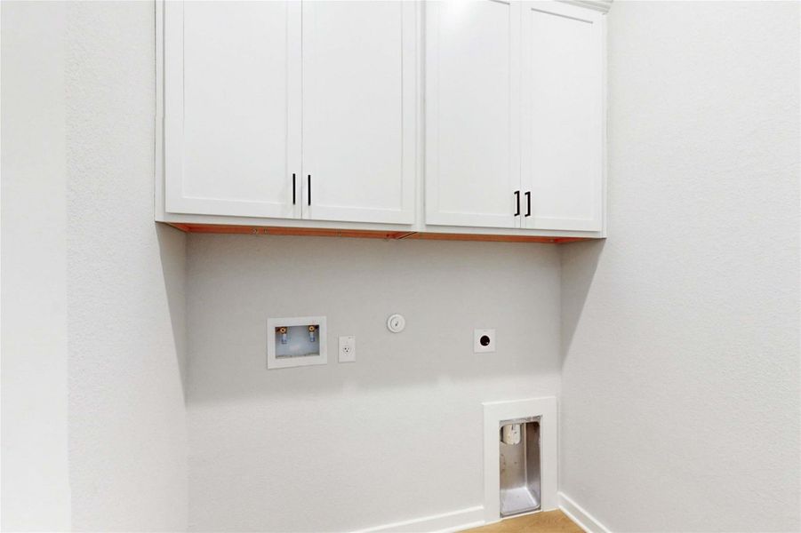 Spacious, unfurnished interior of a new home in Estancia West, Manchaca (Image 20). Spacious, unfurnished interior of a new home in Estancia West, Manchaca (Image 20).