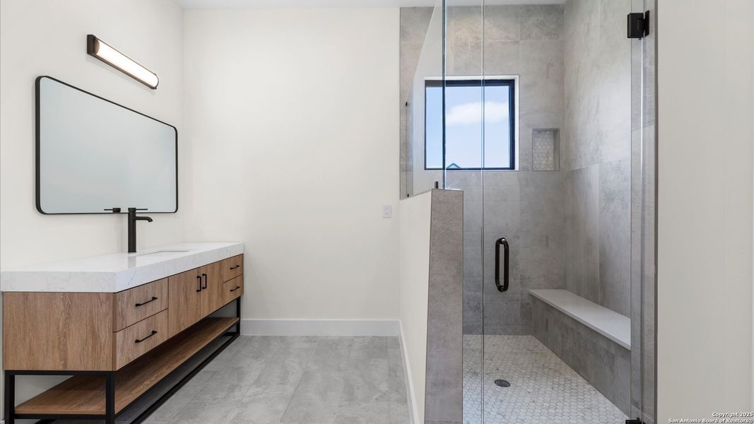 Furnished interior view inside a new home in , Blanco (Image 13).