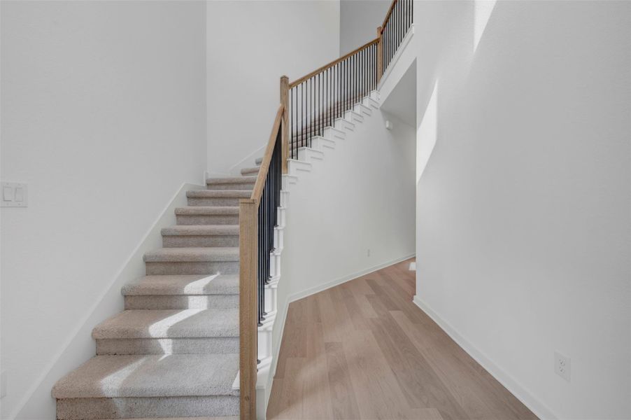 Spacious, unfurnished interior of a new home in Heritage, Dripping Springs (Image 19).
