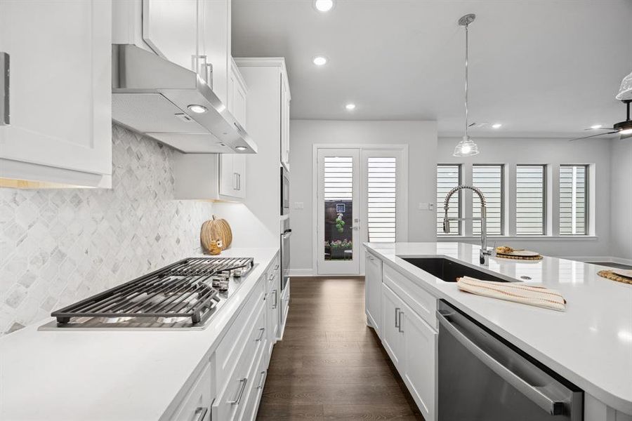 Furnished interior view inside a new home in The Retreat at Harvest, Argyle (Image 7). Furnished interior view inside a new home in The Retreat at Harvest, Argyle (Image 7).