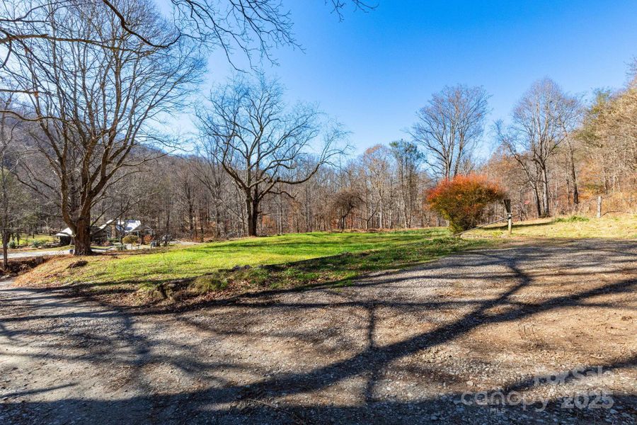 Natural landscape and outdoor views near in Weaverville (Image 14). Natural landscape and outdoor views near in Weaverville (Image 14).