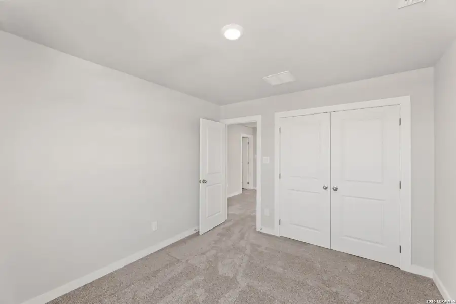 Spacious, unfurnished interior of a new home in Park Place, New Braunfels (Image 15).