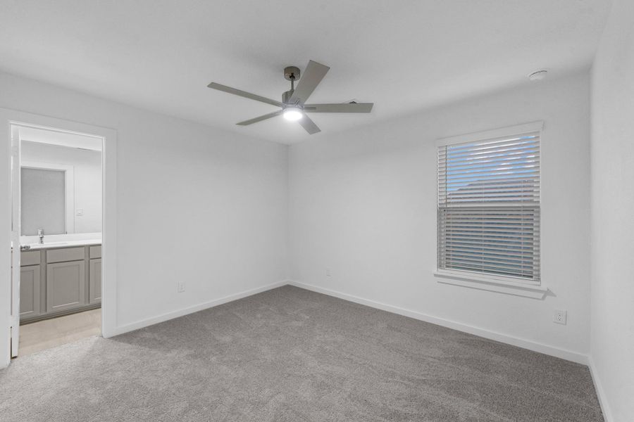Spacious, unfurnished interior of a new home in Briarwood Crossing, Rosenberg (Image 26).