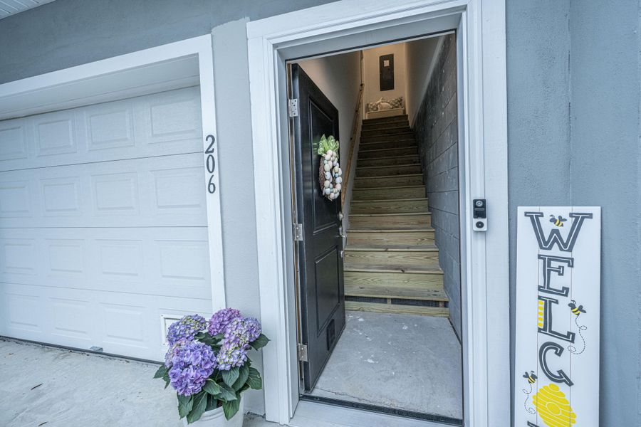 Exterior details and patio area of a home in , Charleston (Image 4).