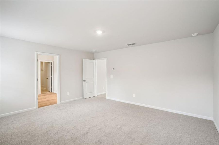 Spacious, unfurnished interior of a new home in Hemingway - Reserve Series, Cumming (Image 46).