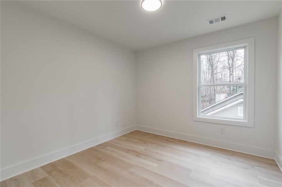 Spacious, unfurnished interior of a new home in , Gainesville (Image 32).