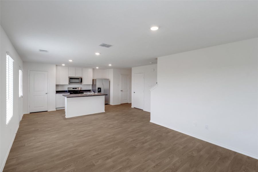 Spacious, unfurnished interior of a new home in Prairie Lakes, Buda (Image 14). Spacious, unfurnished interior of a new home in Prairie Lakes, Buda (Image 14).