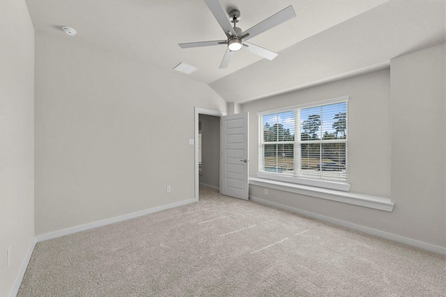 Spacious, unfurnished interior of a new home in Barton Creek Ranch, Conroe (Image 17). Spacious, unfurnished interior of a new home in Barton Creek Ranch, Conroe (Image 17).