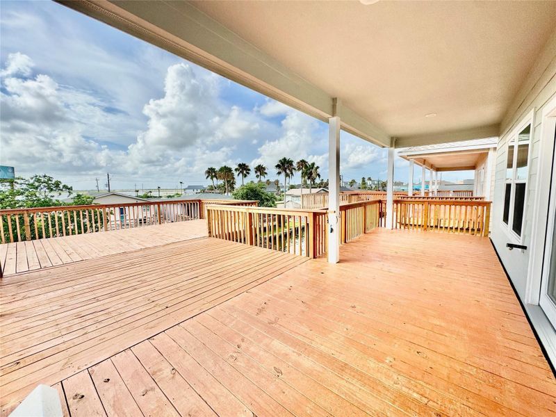 Exterior details and patio area of a home in , Bayou Vista (Image 2).