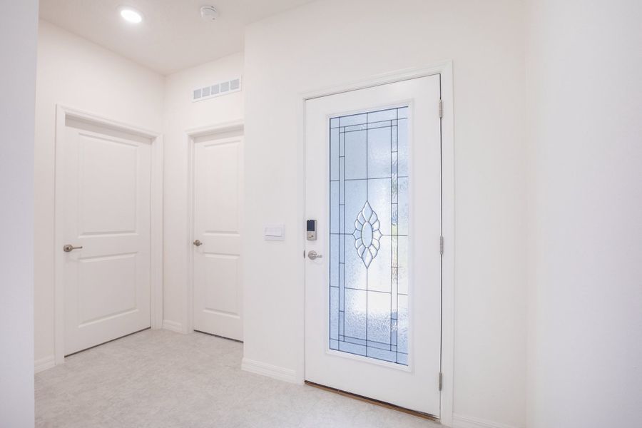 Spacious, unfurnished interior of a new home in Heritage Station, Punta Gorda (Image 7).
