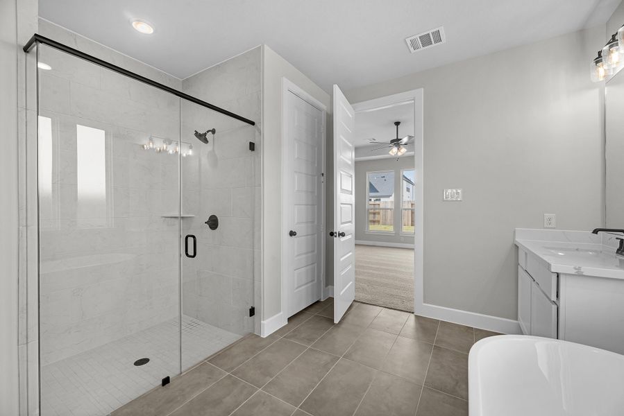 Furnished interior view inside a new home in Grange, Katy (Image 9).