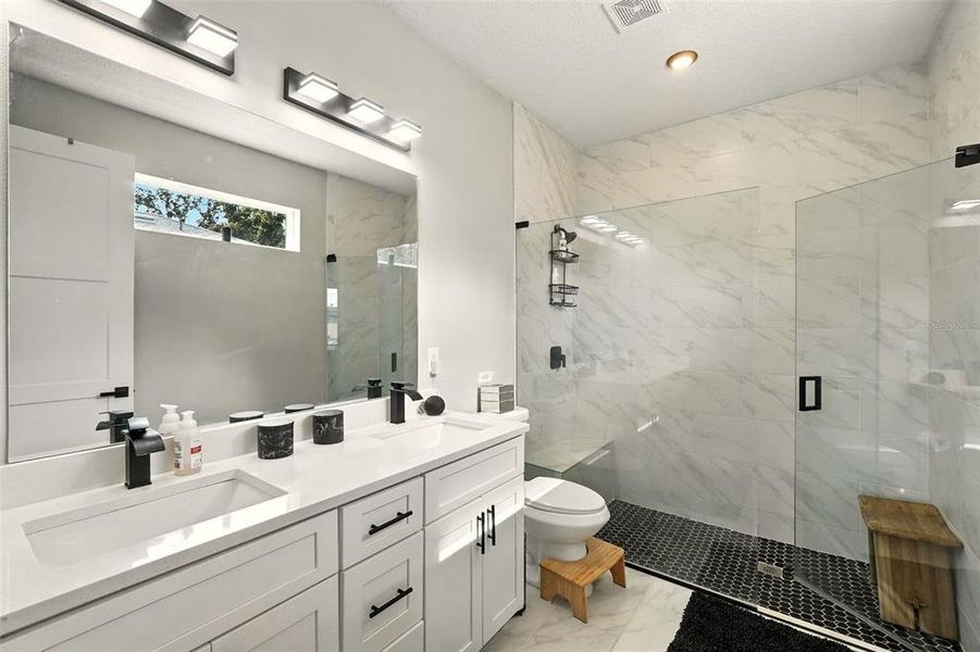 Furnished interior view inside a new home in , Orlando (Image 3).