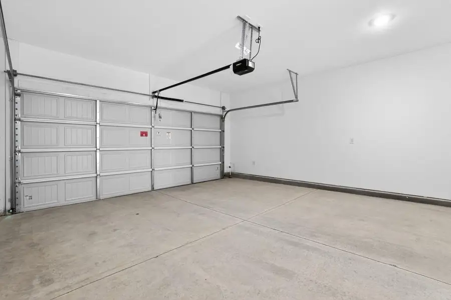 Spacious, unfurnished interior of a new home in Weatherfield, Buford (Image 34).