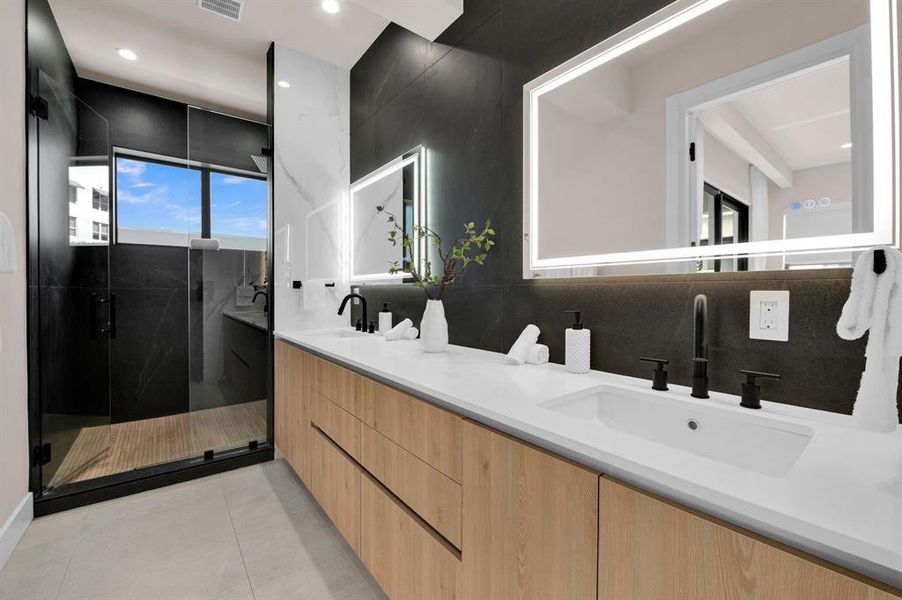 Furnished interior view inside a new home in , Fort Lauderdale (Image 38).