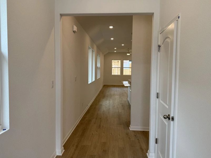 Spacious, unfurnished interior of a new home in La Cima, San Marcos (Image 10).