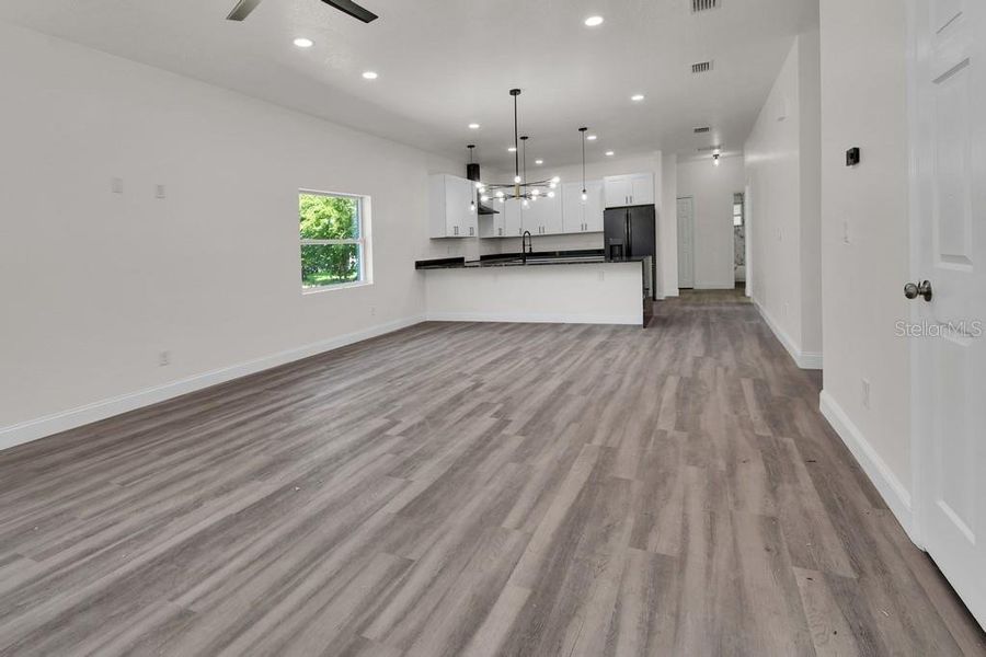 Spacious, unfurnished interior of a new home in , Daytona Beach (Image 21).