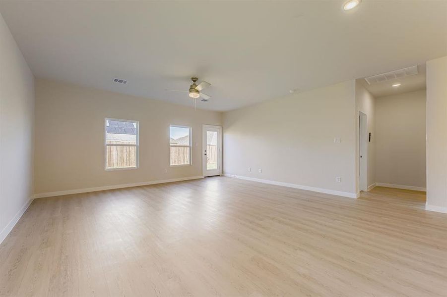 Spacious, unfurnished interior of a new home in MiraVerde, Crowley (Image 16).