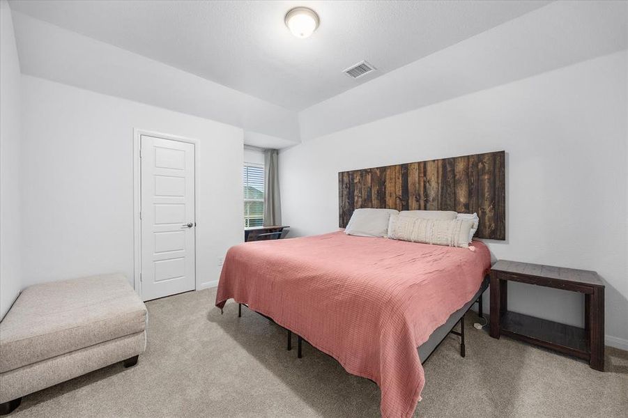 Furnished interior view inside a new home in Gideon Grove, Rockwall (Image 9).