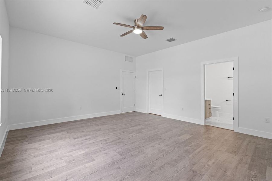 Spacious, unfurnished interior of a new home in , Fort Lauderdale (Image 17).