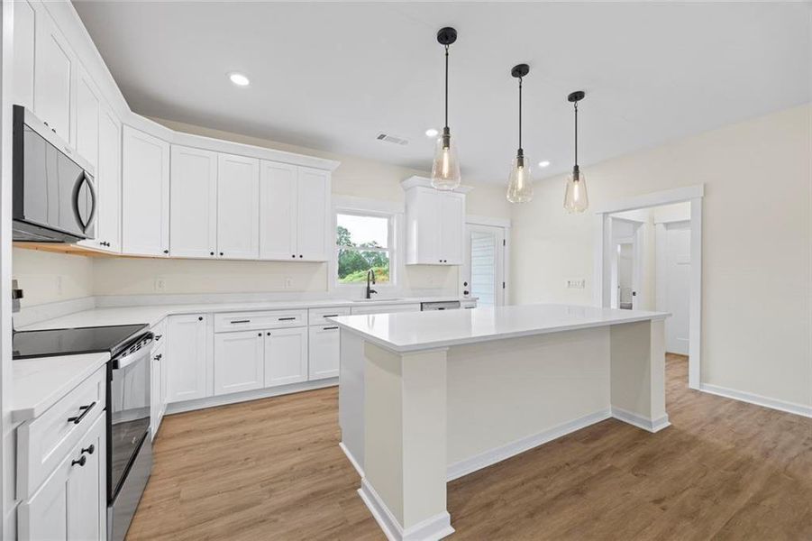 Furnished interior view inside a new home in , Toccoa (Image 4).